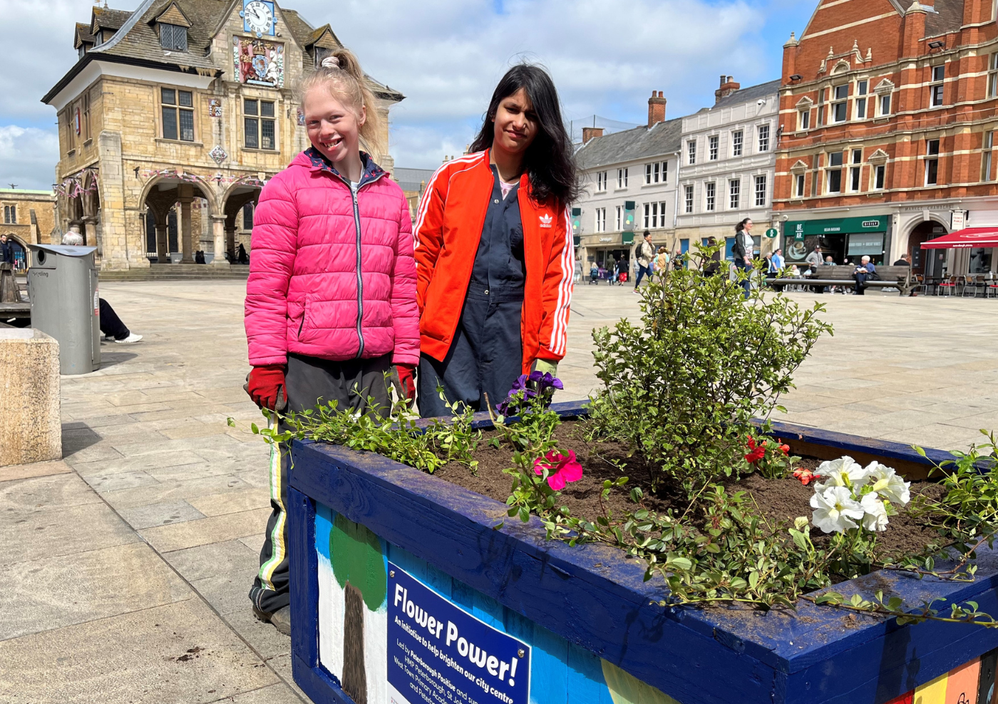 flower-planters-marshfields-school-students